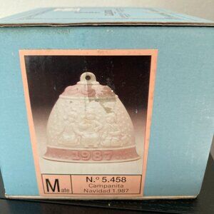 Lladro porcelain Christmas ornament bell 1987.  Excellent Condition!